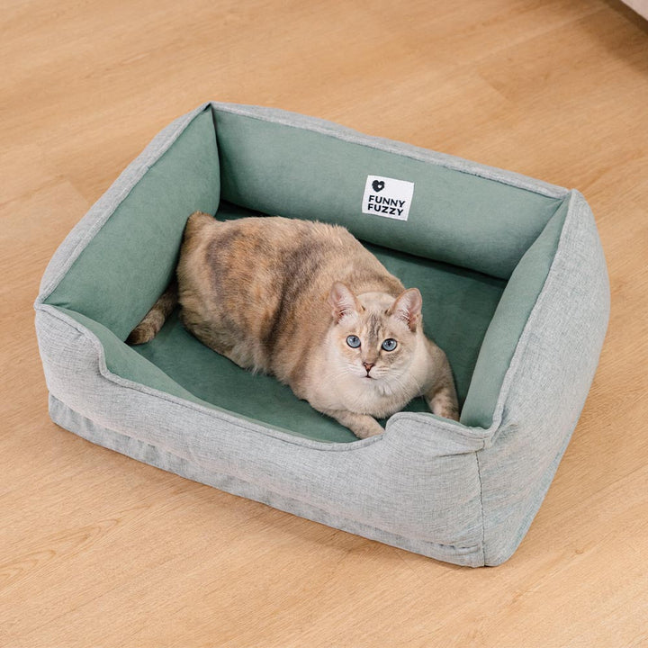 "Waschbares, rutschfestes Katzenbett in Baumwollsamt, weich und komfortabel, in Ginkgo Gelb; ideal für Haustiere."