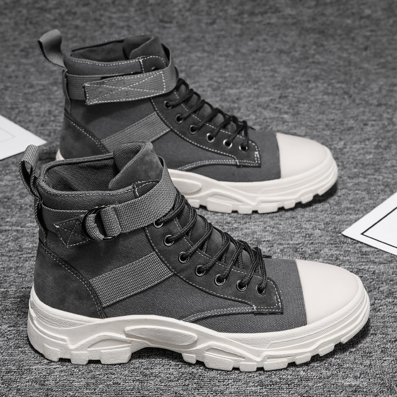 "Wasserdichte, atmungsaktive Motorradstiefel für Herren, modernes Design, maximaler Schutz und Komfort beim Fahren."