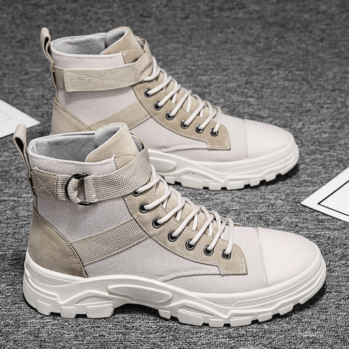 "Wasserdichte, atmungsaktive Motorradstiefel für Herren, modernes Design, maximaler Schutz und Komfort beim Fahren."