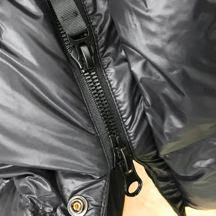 Wasserdichte Damen-Daunenjacke in elegantem Design, warm und komfortabel, ideal für Winterwetter.