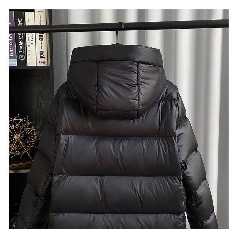 Wasserdichte Damen-Daunenjacke in elegantem Design, warm und komfortabel, ideal für Winterwetter.
