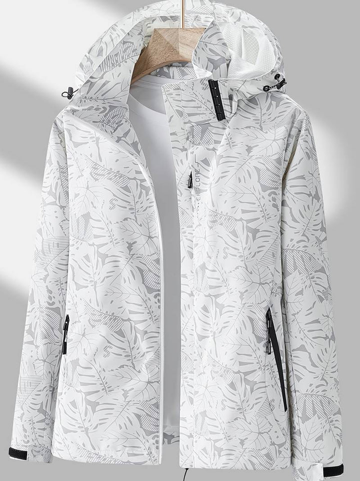 Wasserdichte, winddichte Damenjacke in Schwarz; leicht, atmungsaktiv, für Outdoor-Abenteuer geeignet.