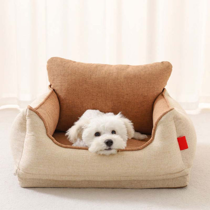 "Wasserdichtes Hunde-Autositzbett in Hellkaffee, bequem und sicher mit Memory-Schaum und Sicherheitsgurten, perfekter Fahrbeg