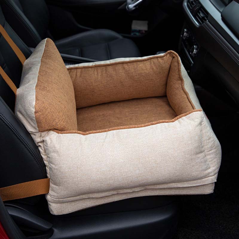 "Wasserdichtes Hunde-Autositzbett in Hellkaffee, bequem und sicher mit Memory-Schaum und Sicherheitsgurten, perfekter Fahrbeg