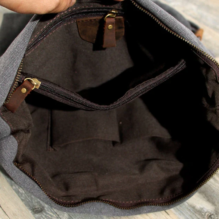 "Weiche, stilvolle Schultertasche mit Reißverschluss und geräumigem Inneren in Grau für Damen, ideal für Alltag und Abend."