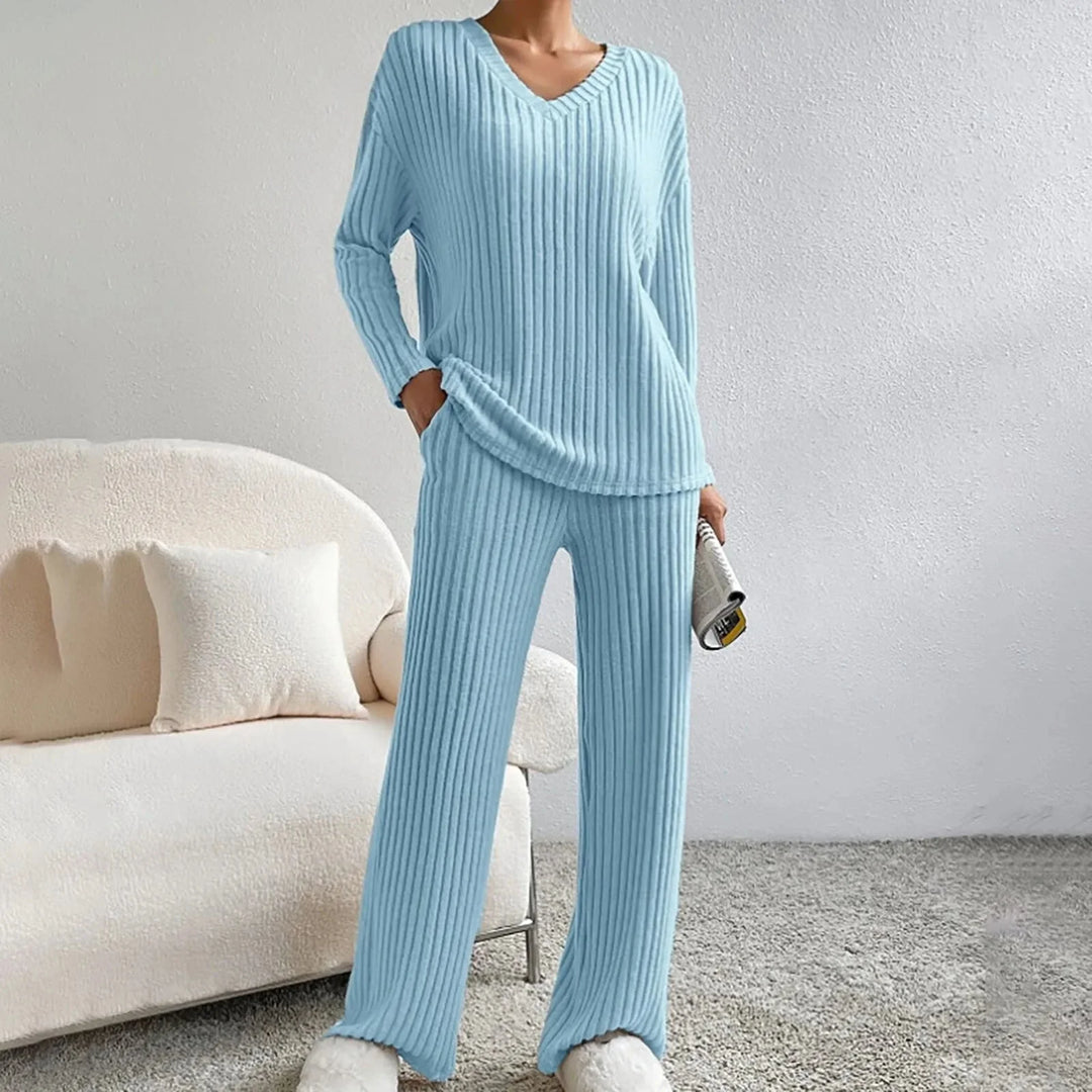 "Weiches Evangeline Lounge-Set, zweiteilig mit lockerer Passform, für Komfort und Stil zu Hause. Damen Loungewear Set."