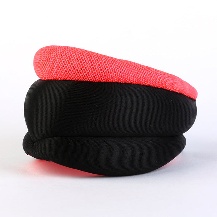 "Weißes Anti Schnarch Kissen, ergonomisch geformt, mit eleganten Nähten für besseren Schlaf und reduzierte Schnarchgeräusche.