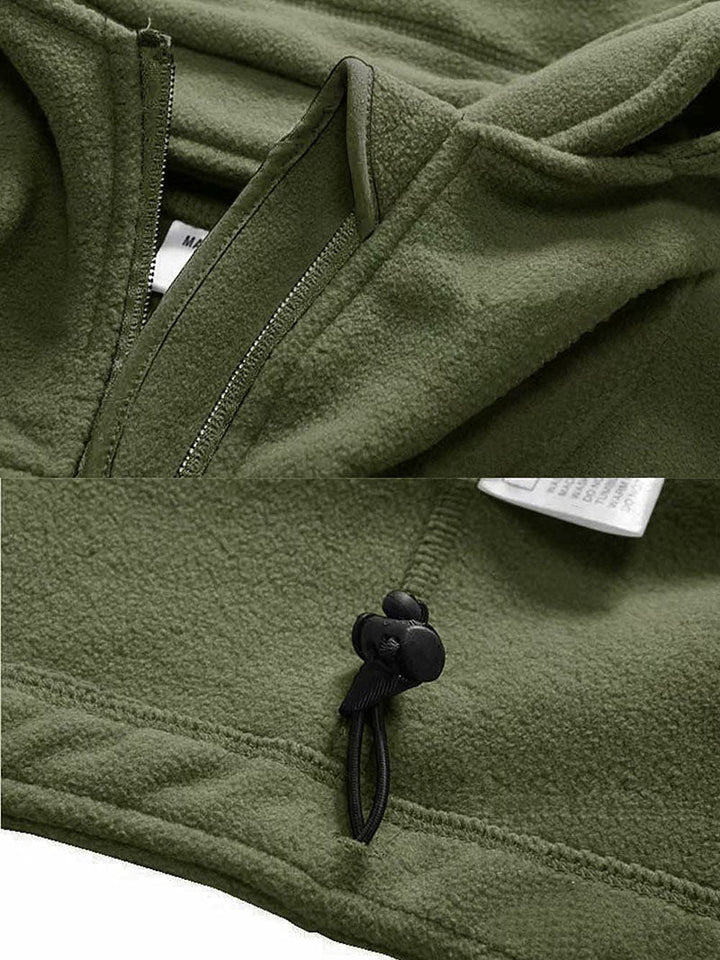 Winddichte Herren-Outdoor-Fleecejacke, grau, mit Taschen; ideal für Wandern, bietet Komfort und Schutz vor Wind.