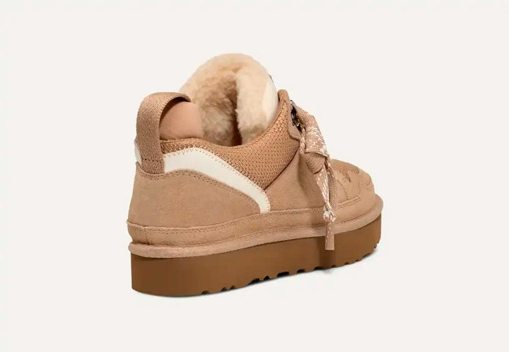 Warme Wildleder-Stiefel mit Kunstfell für den Winter