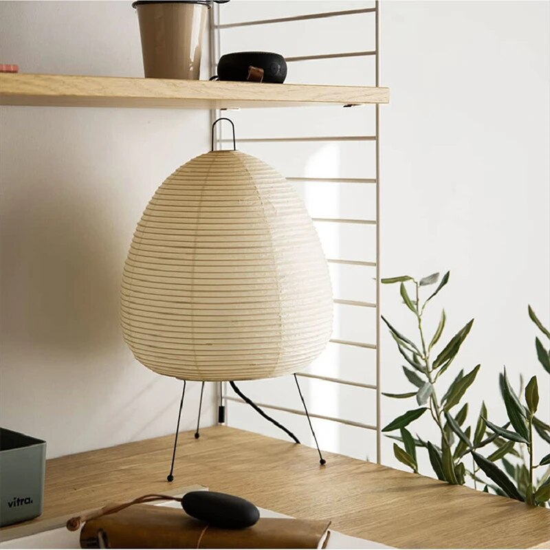 "ZenGlow japanische Reis Papier Lampe, elegante Tischleuchte mit weichem, diffusem Licht, inspiriert vom japanischen Design."